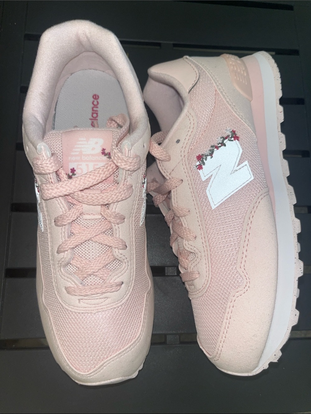 NWT New Balance Girls Sneakers